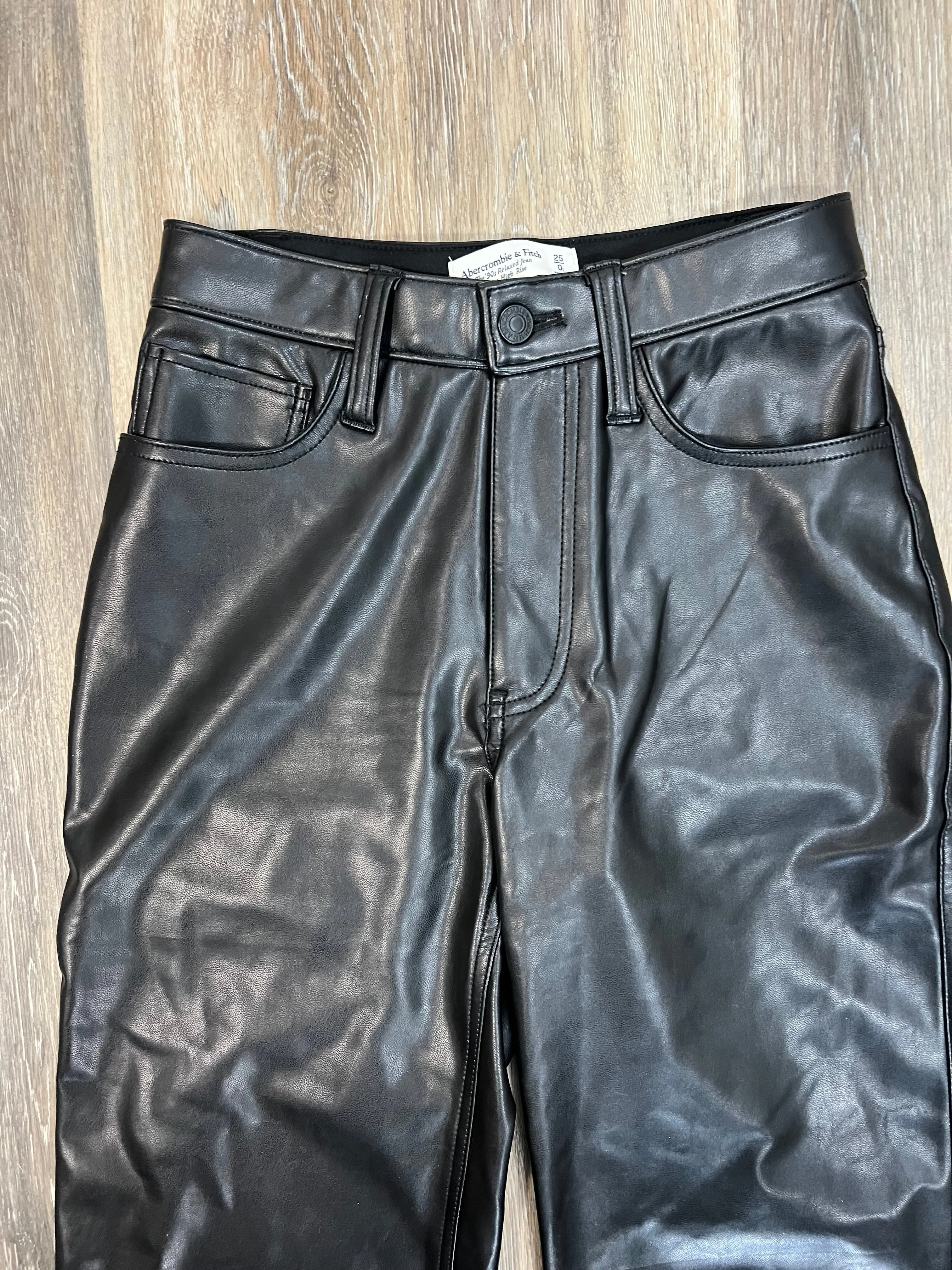 Black Pants Faux Leather Abercrombie And Fitch, Size 0/25 Long