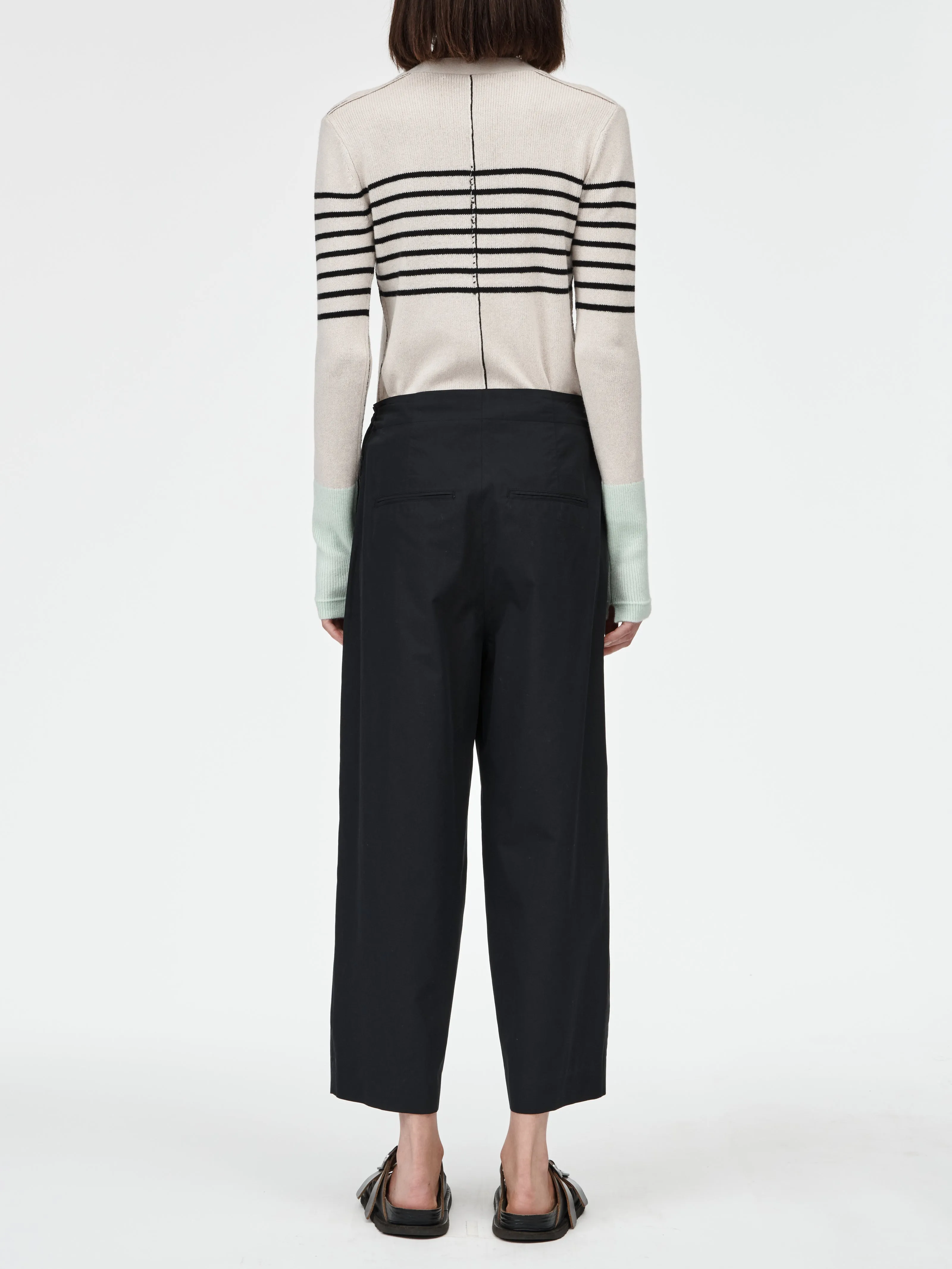 Crop Drawstring Pleat Front Pant in Black