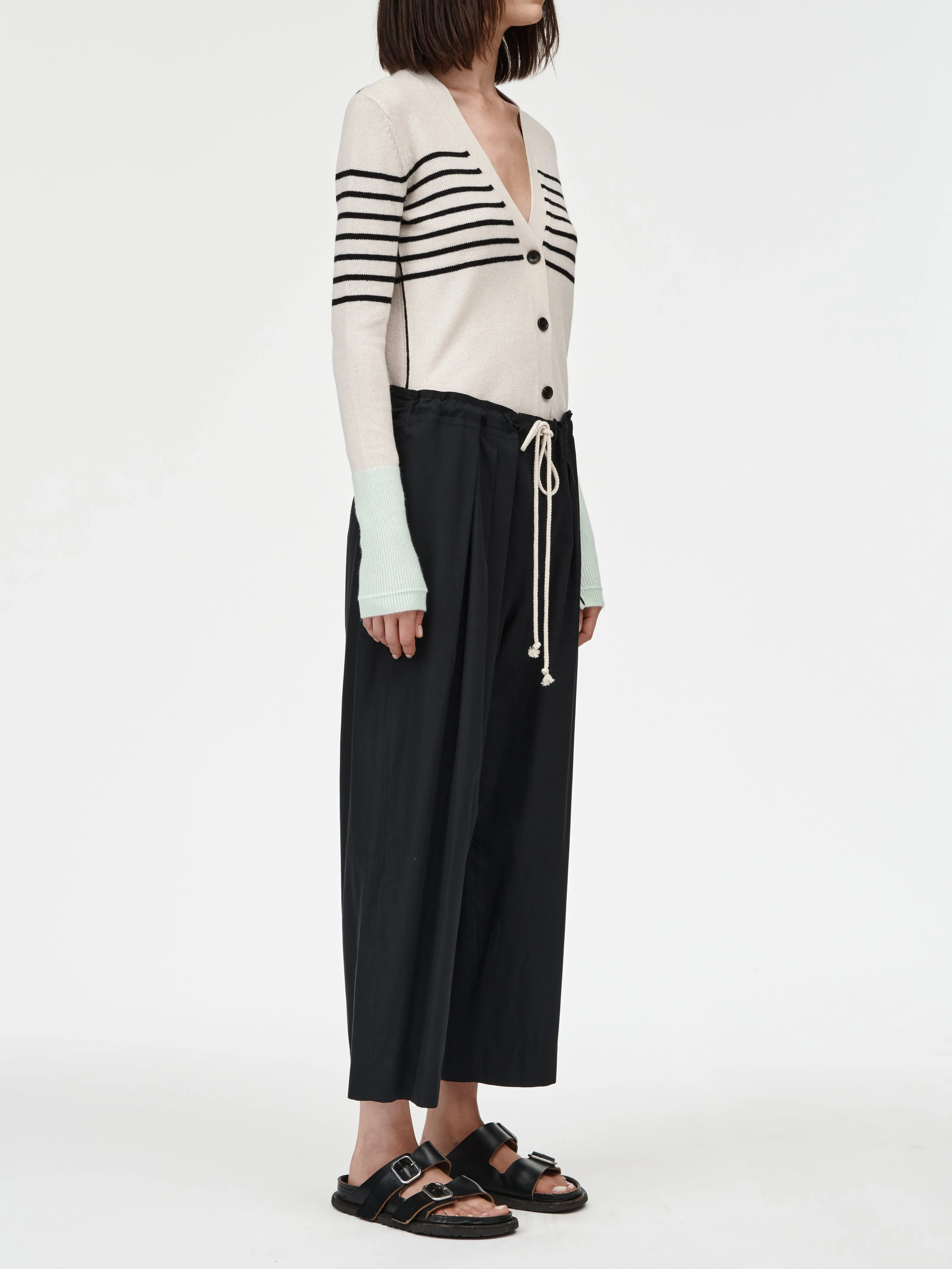 Crop Drawstring Pleat Front Pant in Black