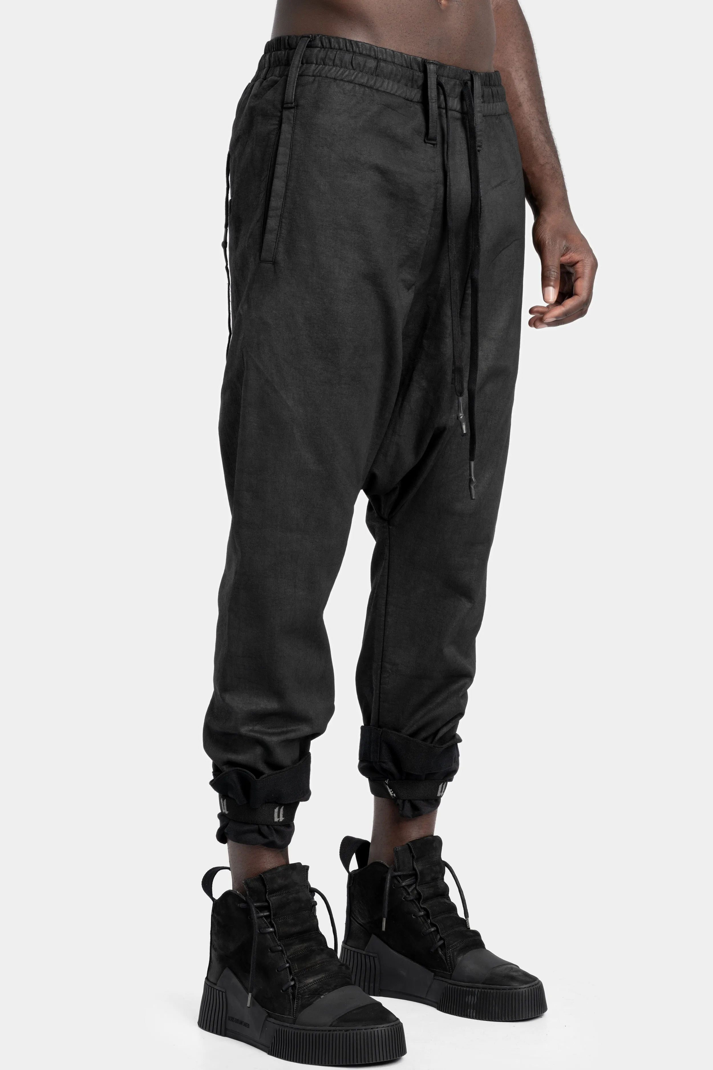 P33 - Drop crotch coated sweatpants