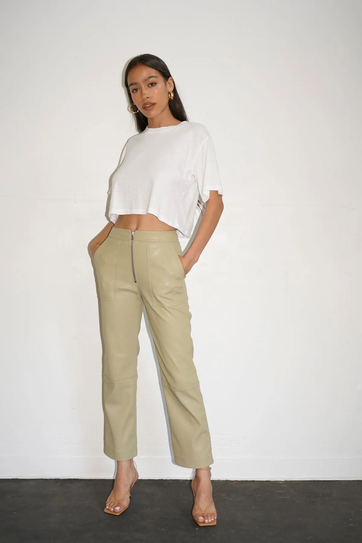 Vegan Leather Exposed Zip Pant - Olive