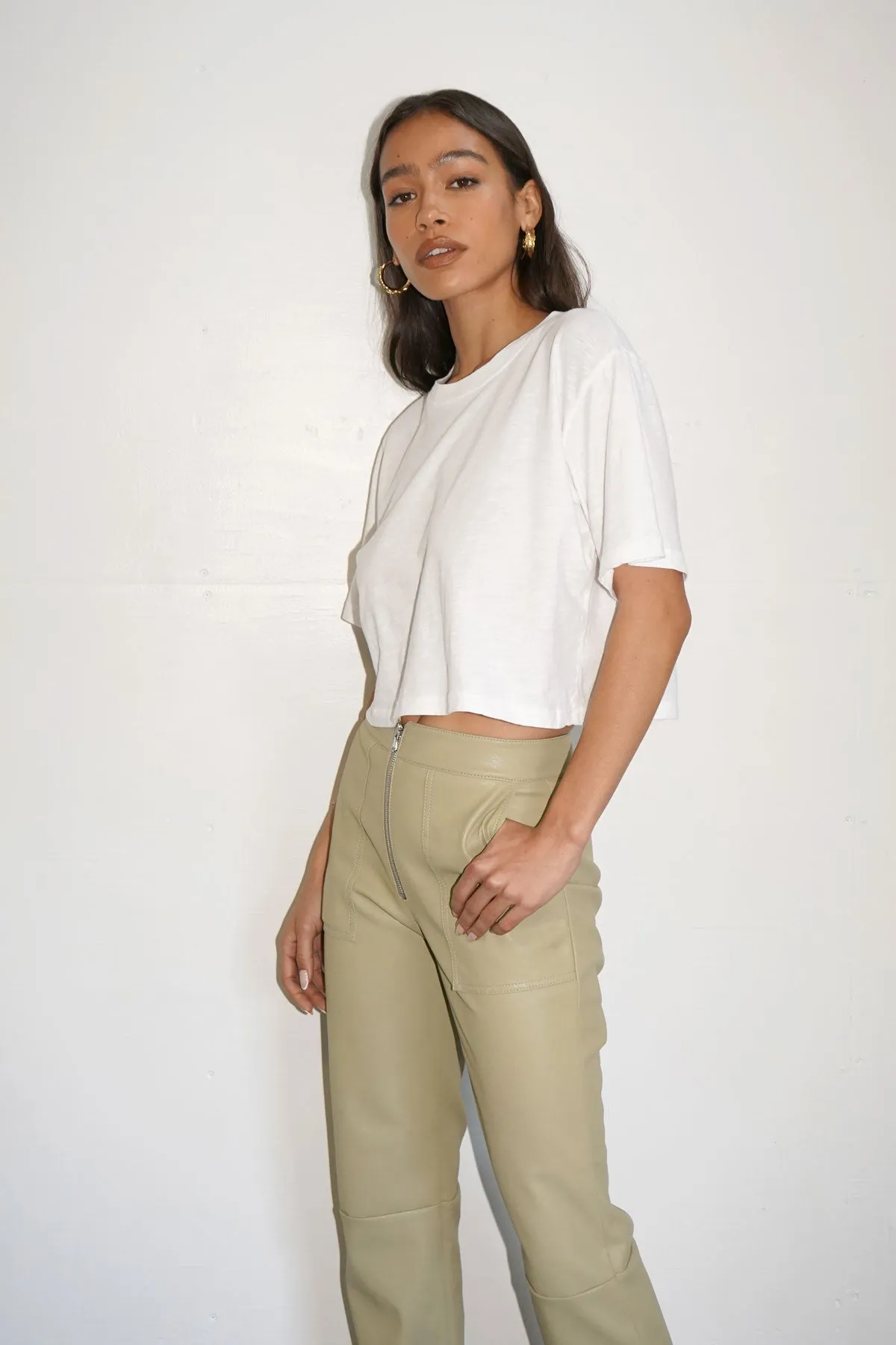 Vegan Leather Exposed Zip Pant - Olive