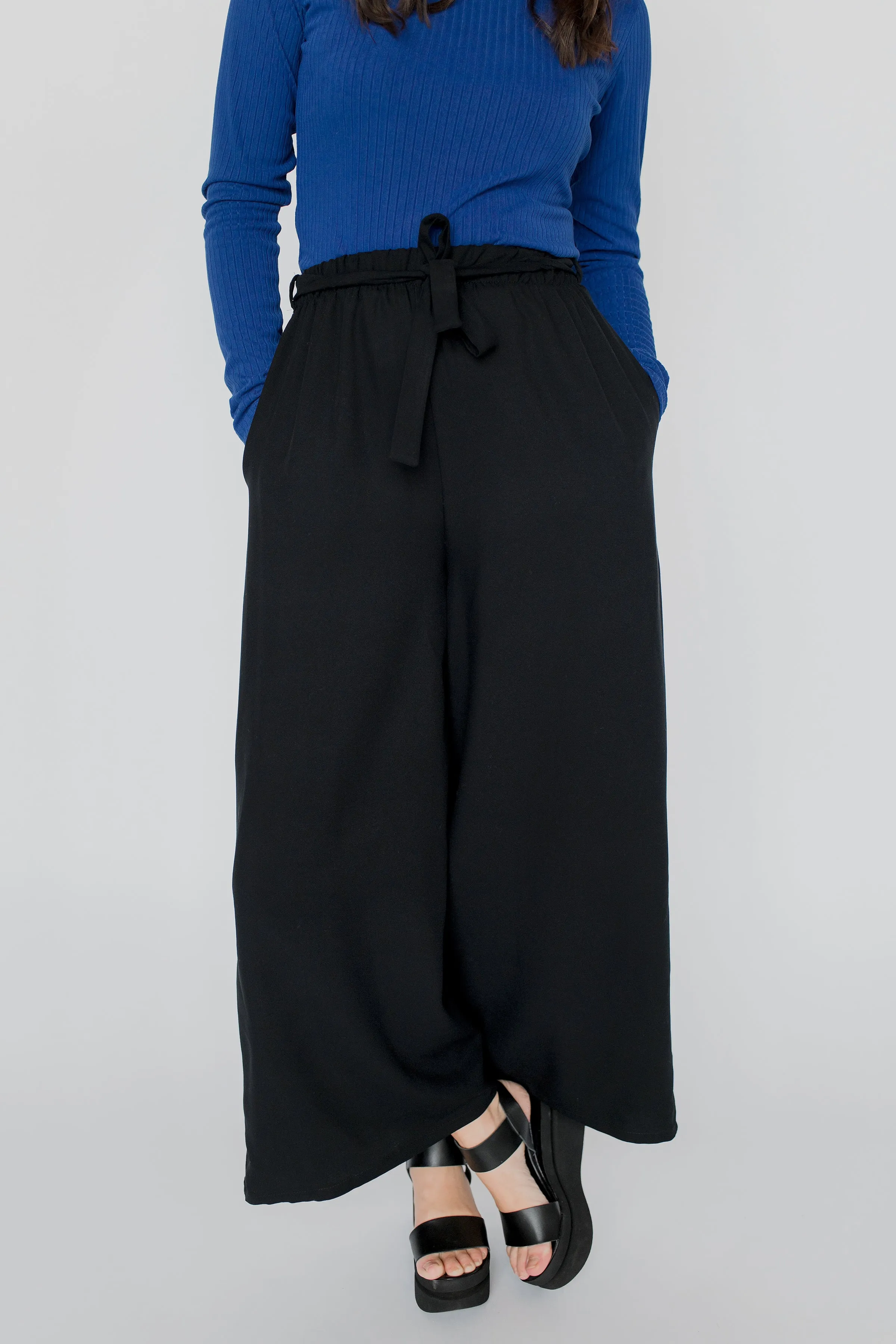 Wide leg trousers