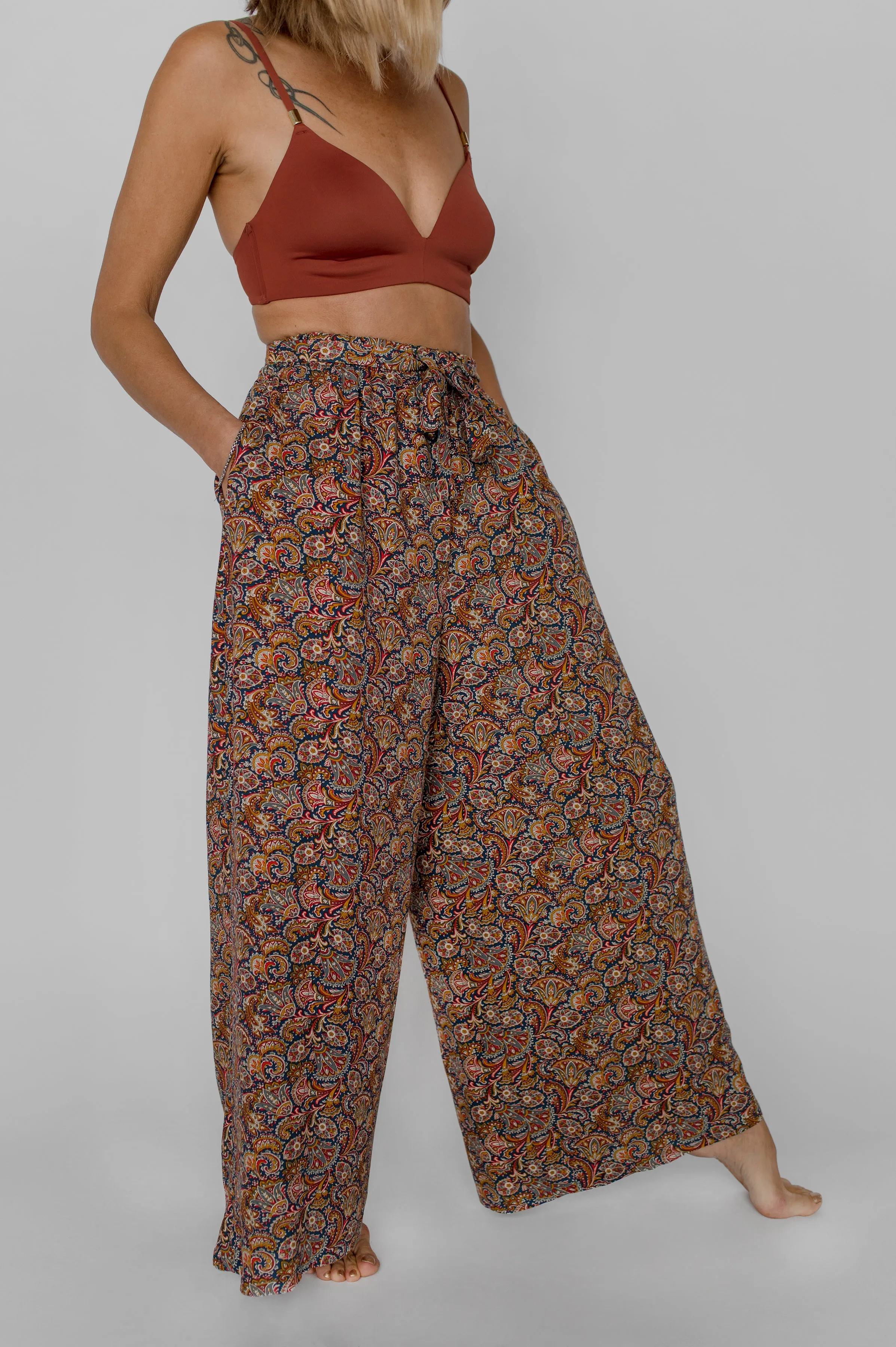 Wide leg trousers